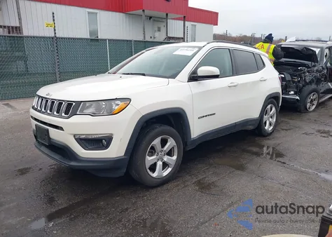 2020 Jeep Compass Latitude 4X4 z USA, uszkodzony, nr VIN 3C4NJDBB1LT145449